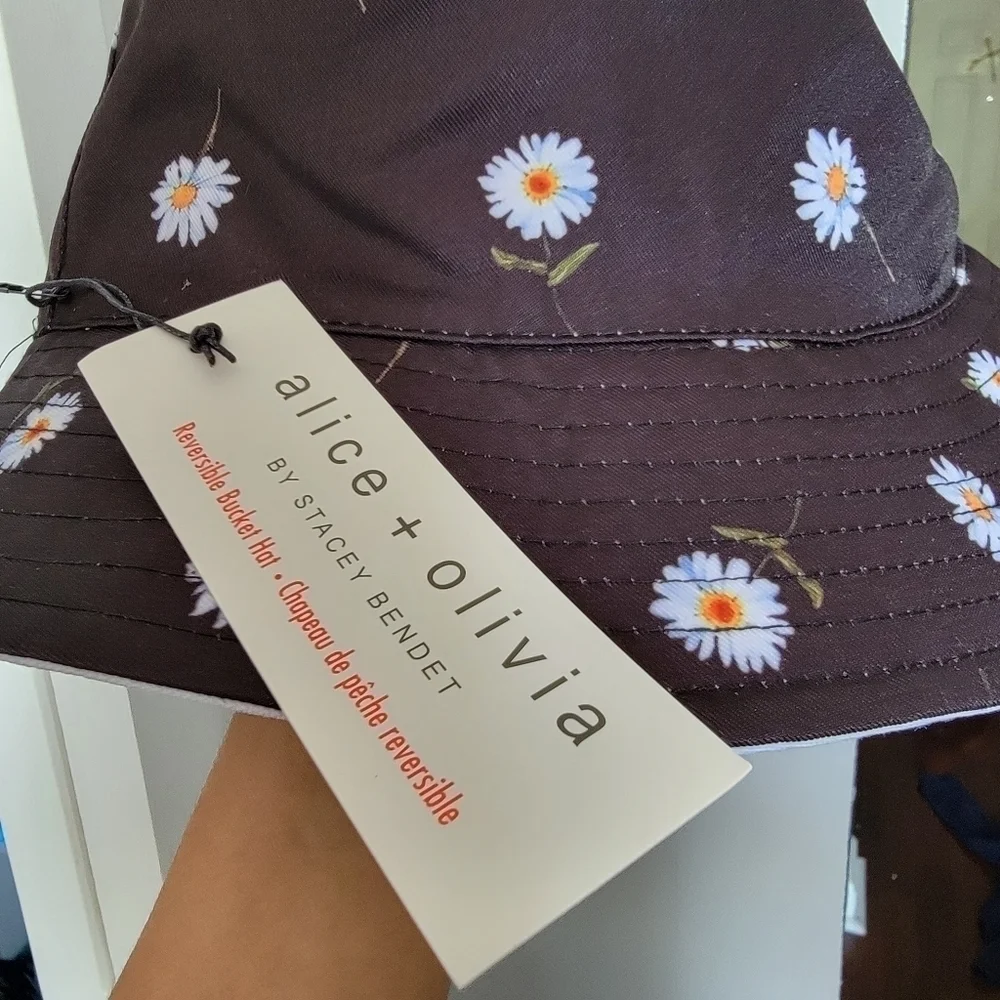 Alice + Olivia daisy bucket hat